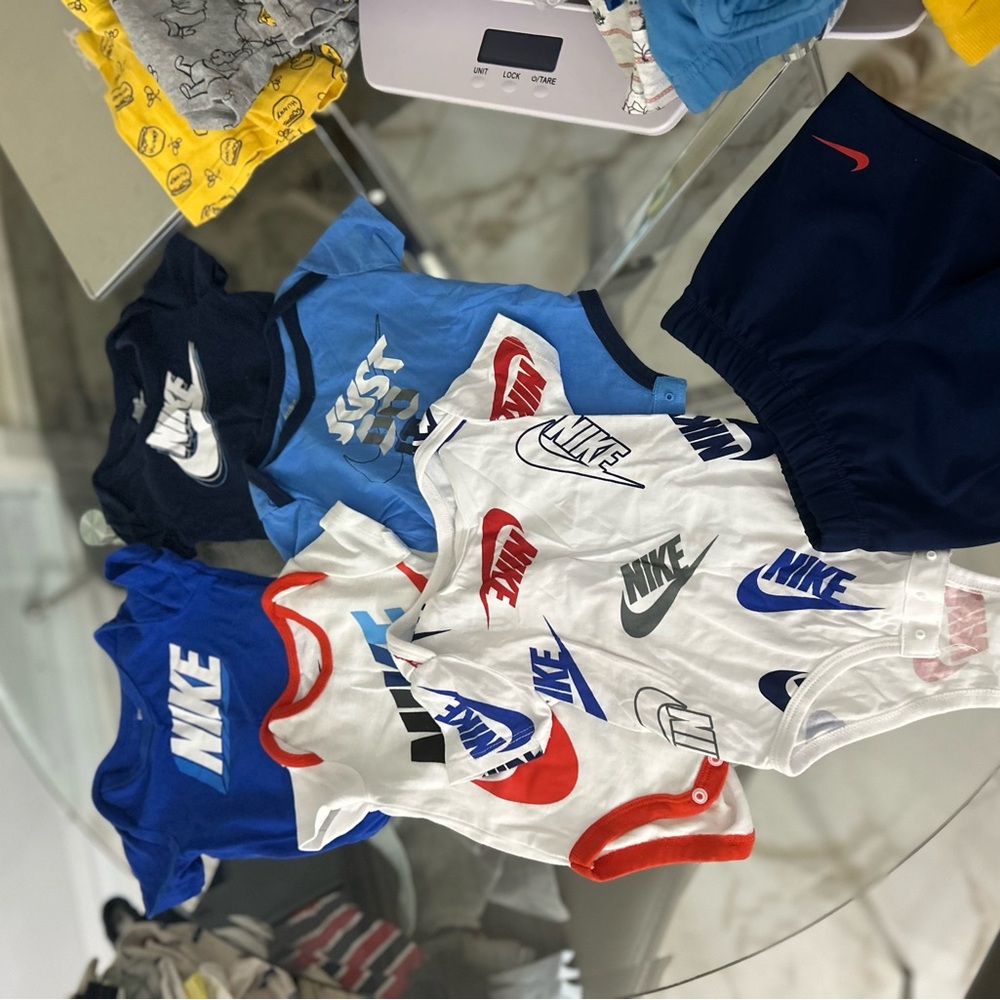 Nike boy bodysuit bundle with short 6M